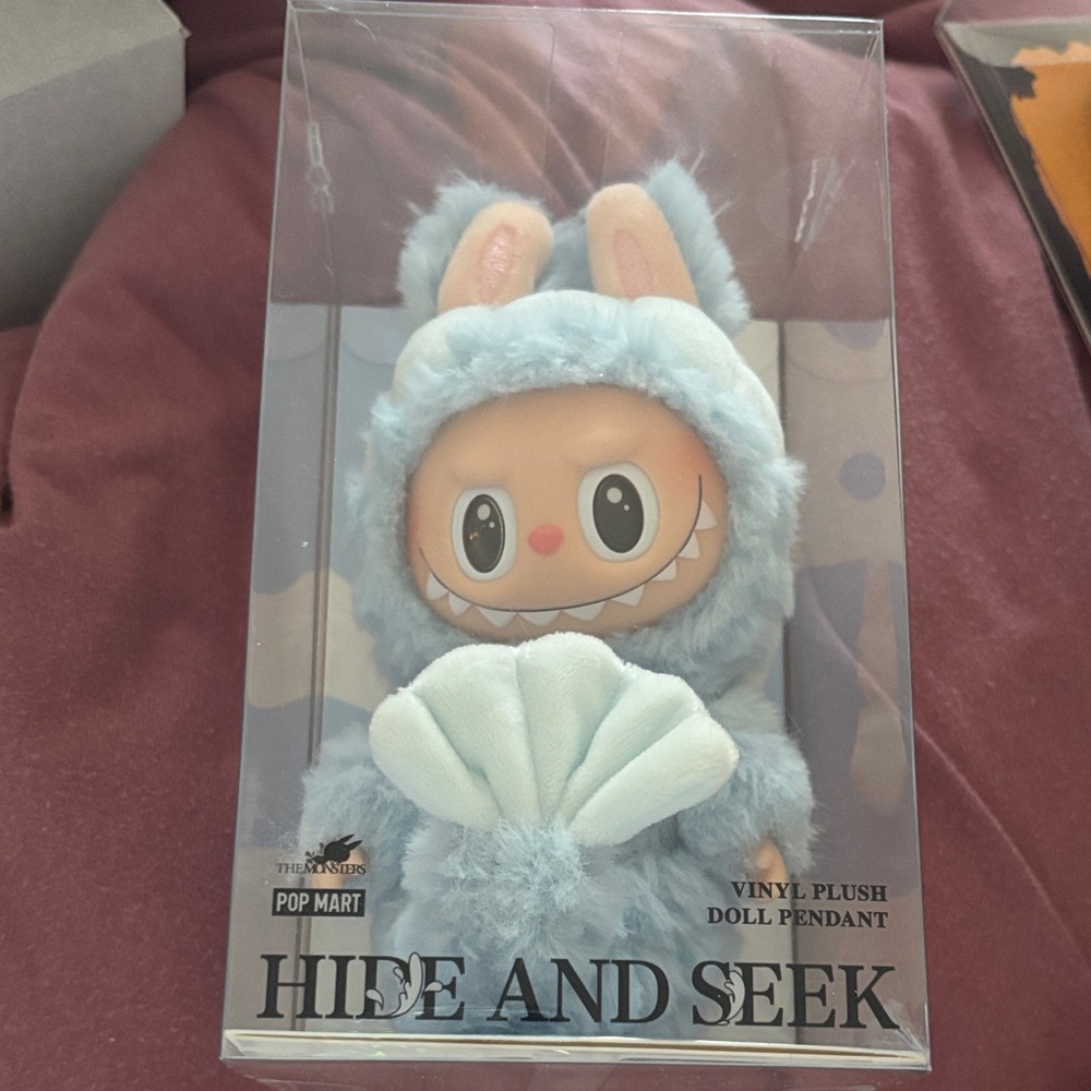 **SEALED**PopMart Hide and Seek Vinyl Merbubu Pendant - Picture 2 of 7